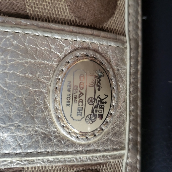 **SOLD**Coach signature zip around Wallet - Picture 9 of 9